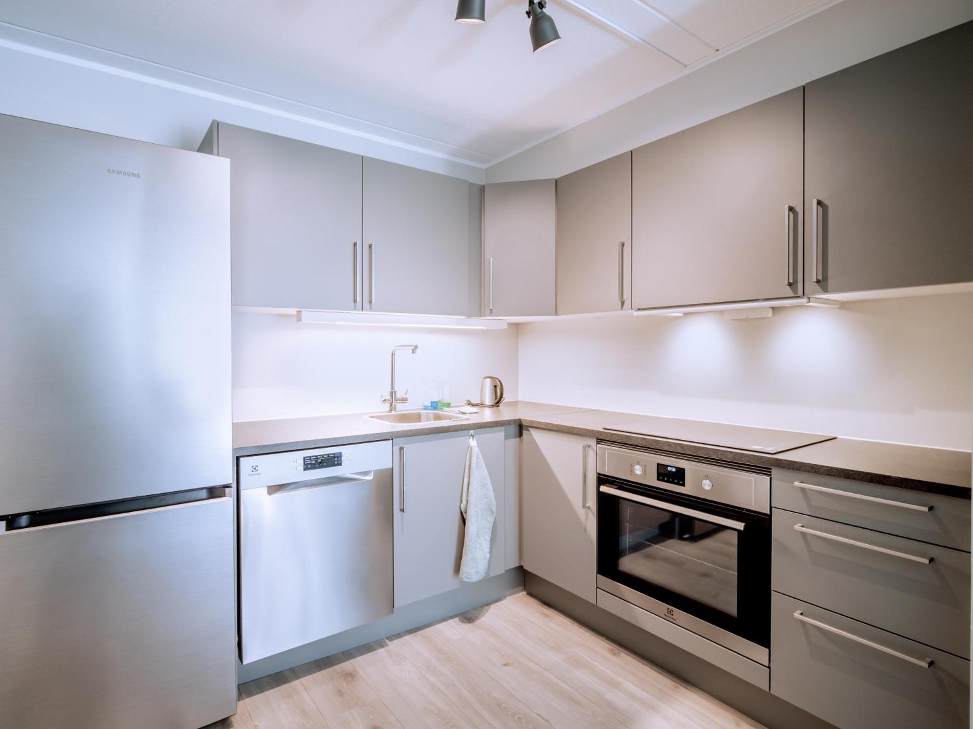 Refurbished And Spacious 1 Bedroom Apartamento *